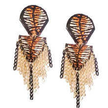 Load image into Gallery viewer, Tigress •Glam dangle earrings
